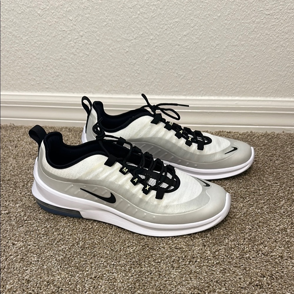 Nike Air Max Axis